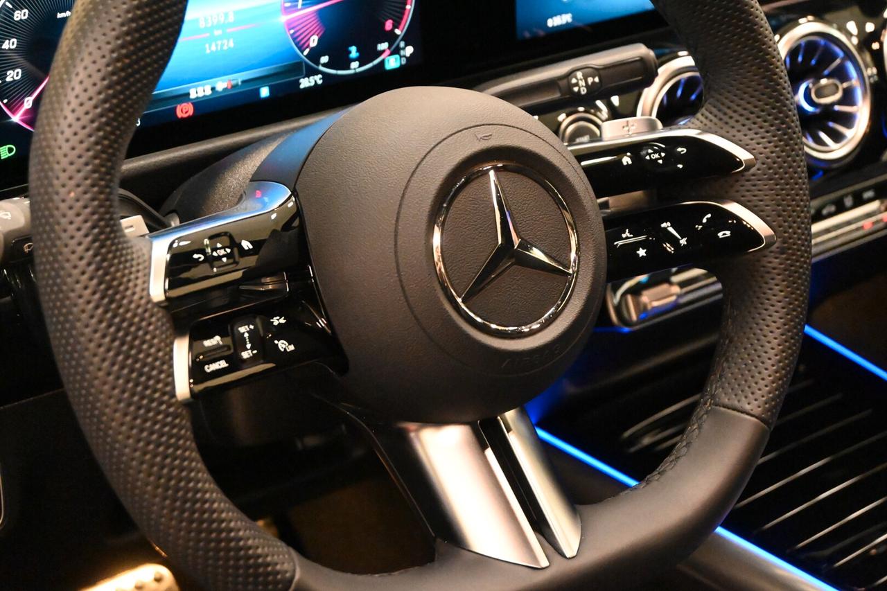 MERCEDES GLA (H247) GLA 200 d Automati...