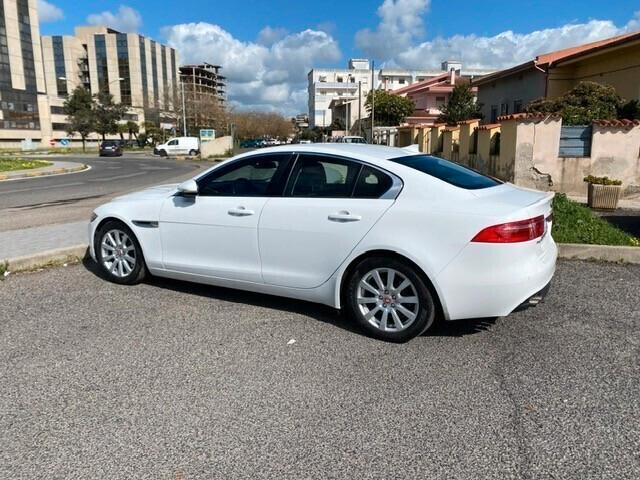 Jaguar XE 2.0 D Turbo Pure 2017