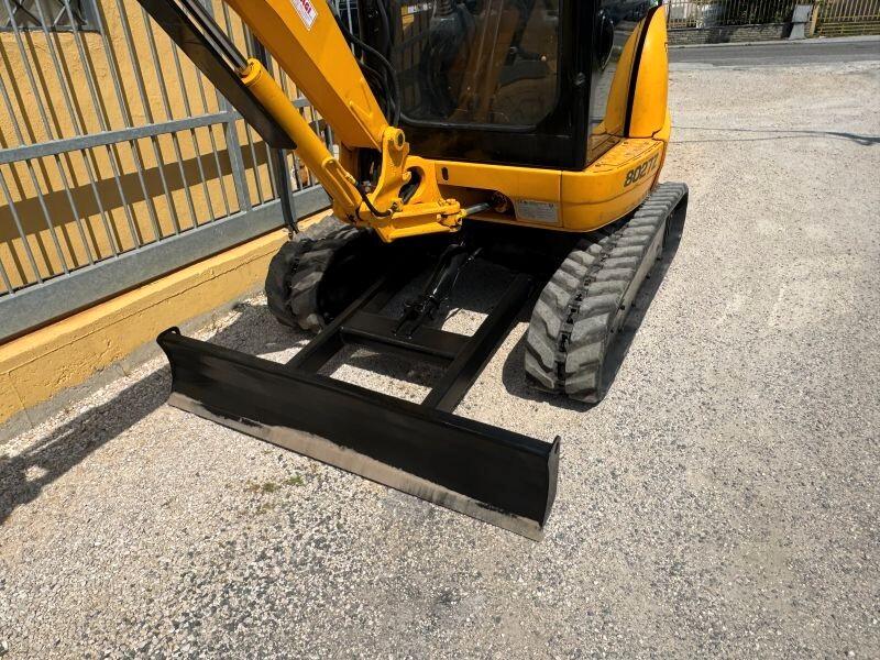 MINIESCAVATORE JCB 8027 GIROSAGOMA