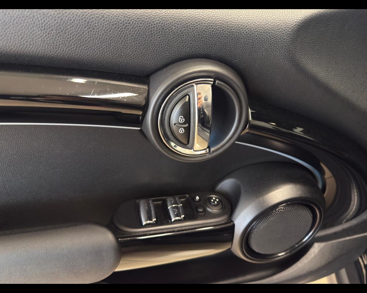 MINI Mini Cabrio (F57) - Mini 1.5 Cooper Classic Cabrio