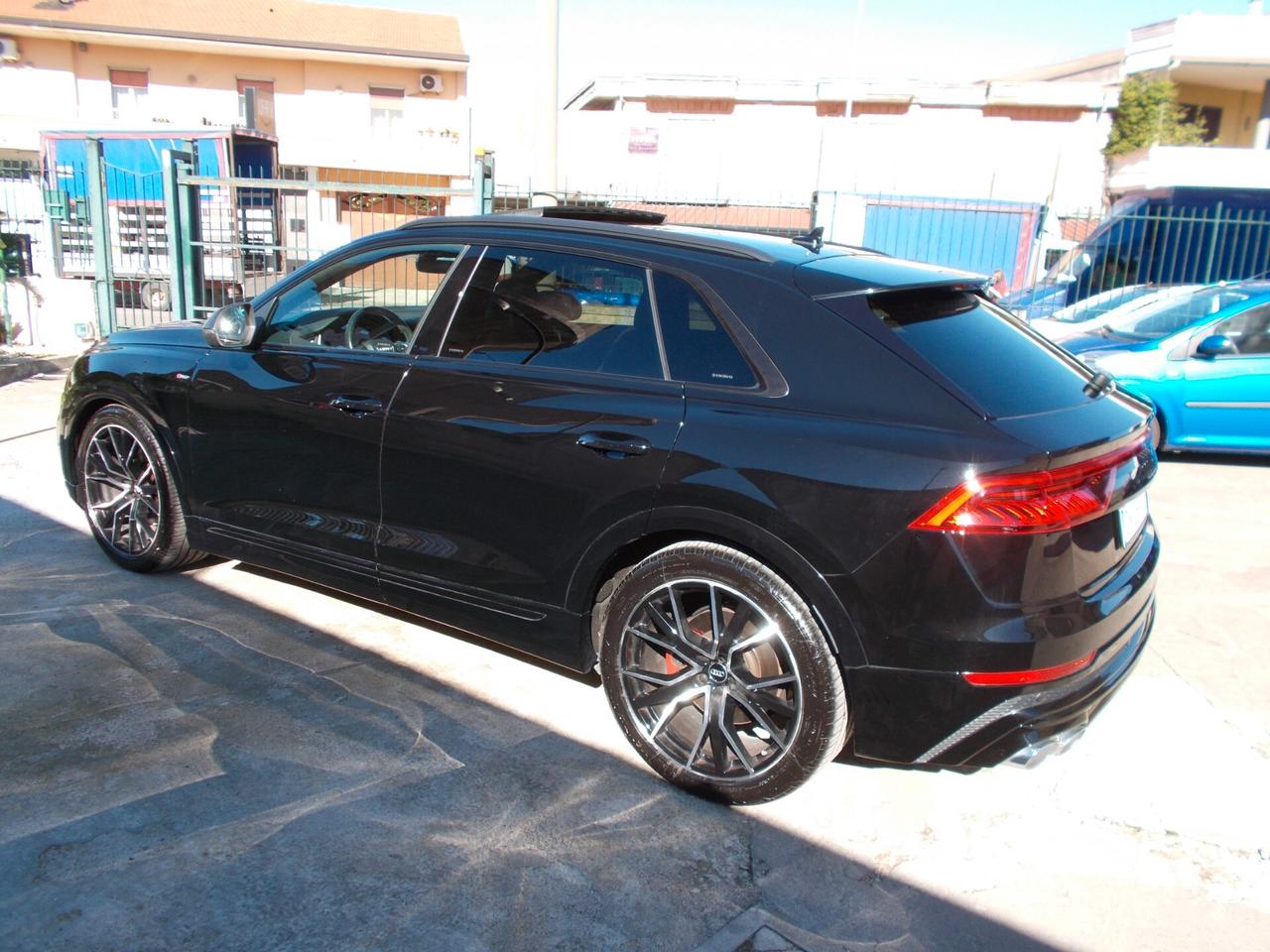 Audi Q8 50 TDI 286 CV QUATTRO 3 X S-LINE