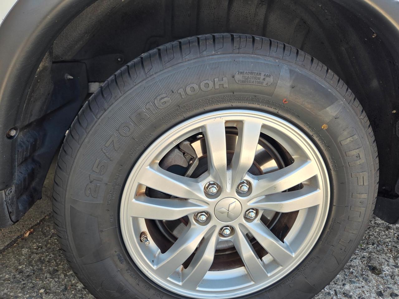 Mitsubishi Outlander 2.2 DI-D 4WD Intense