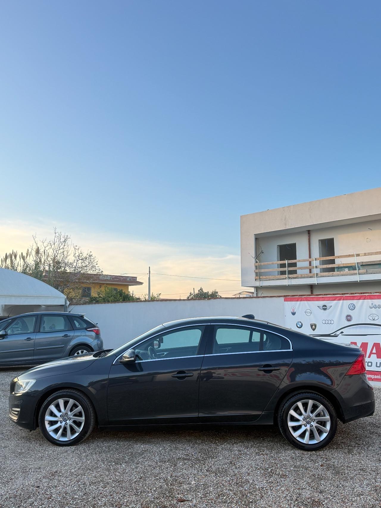 Volvo S60 D5 AWD Geartronic Momentum