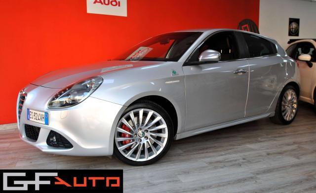 Alfa Romeo Giulietta Giulietta III 2010 1750 tbi Quadrifoglio Verde 235cv