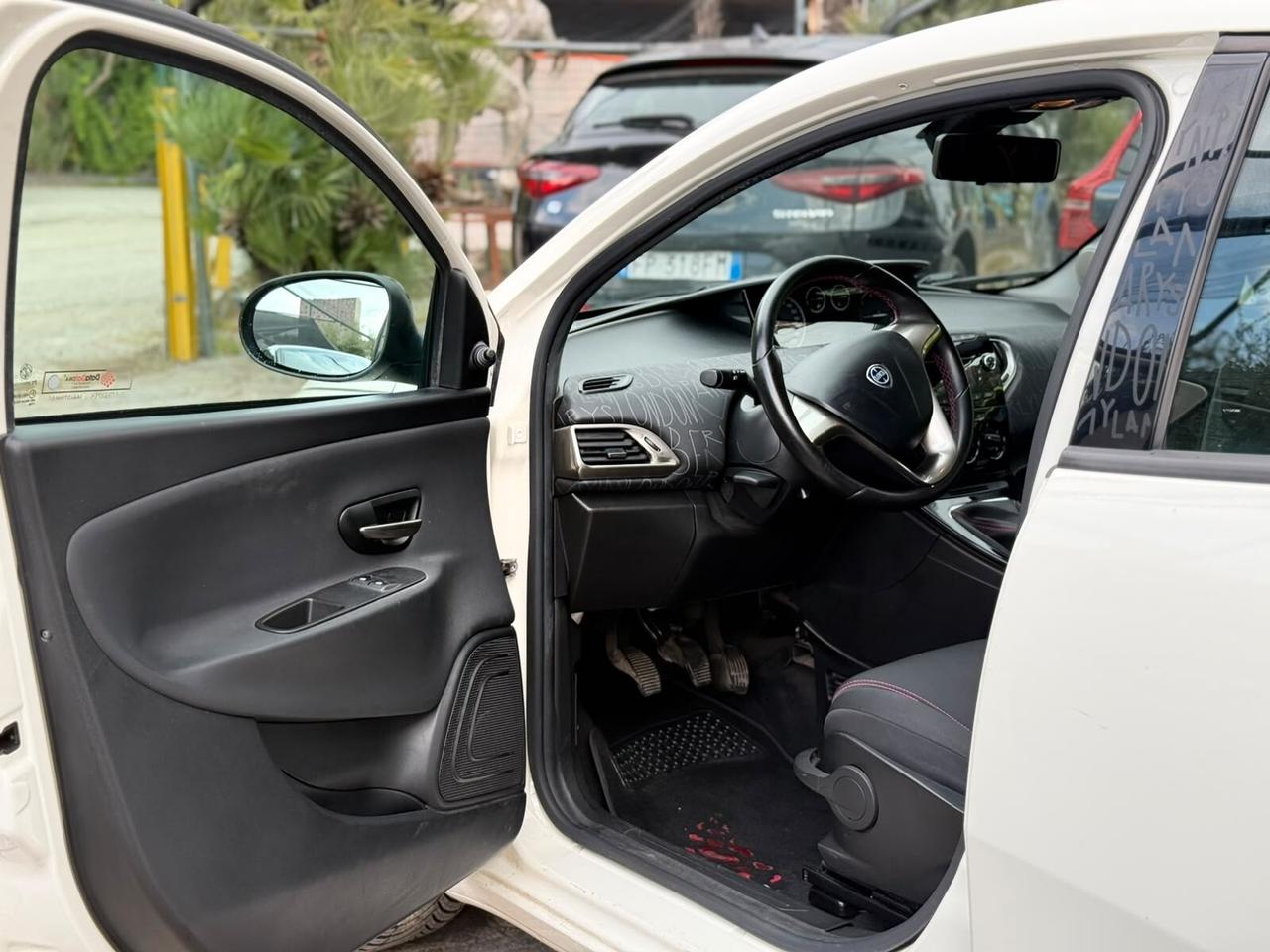 Lancia Ypsilon 1.3 MJT 16V 95 CV 5 porte S&S Elefantino