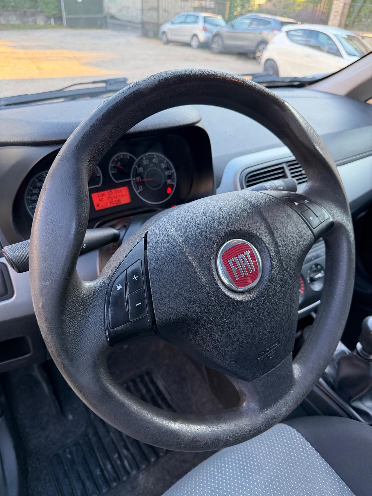 Fiat GRANDE PUNTO 1.4 5P ACTUAL NP KMCERT NEOPAT