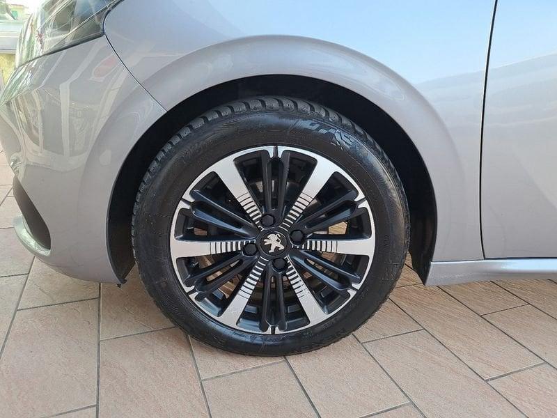 Peugeot 208 PureTech 82 5 porte Signature