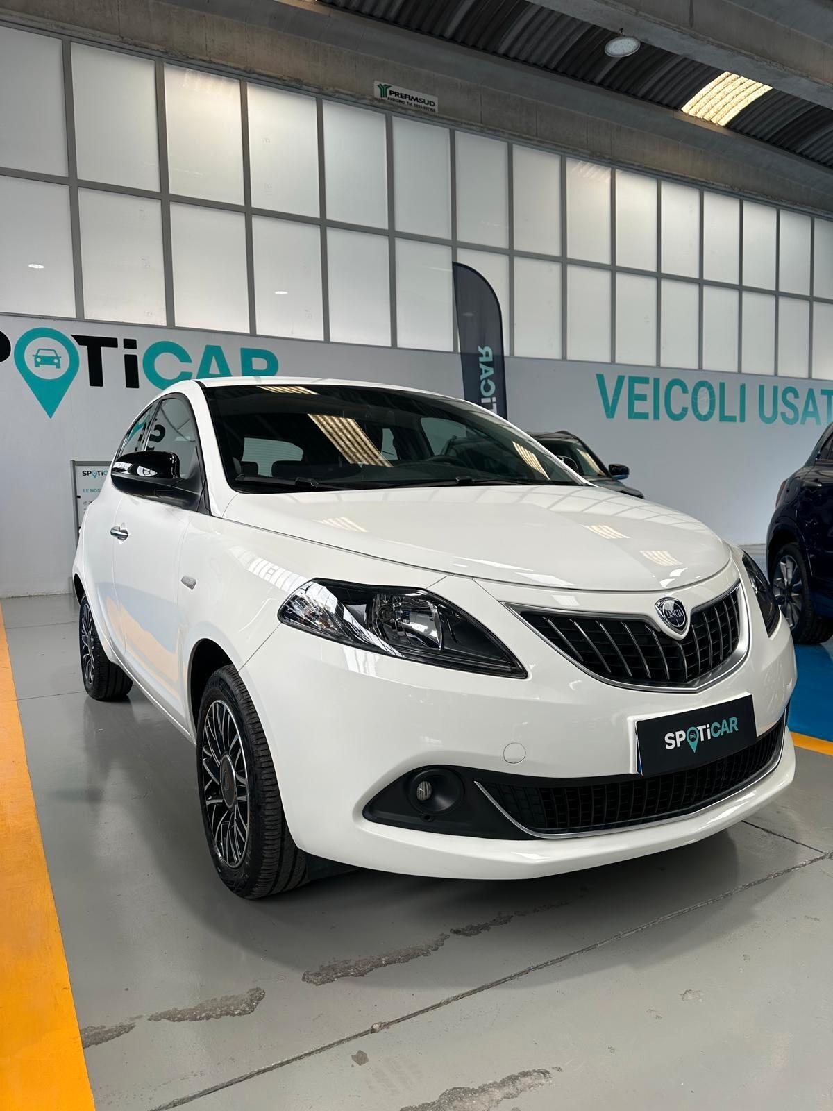 Lancia Ypsilon 1.0 FireFly 5 porte S&S Hybrid Platino