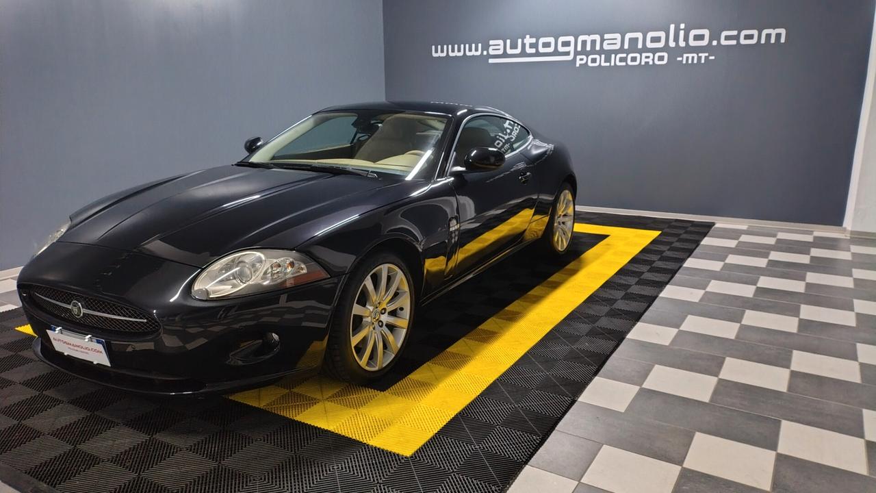 Jaguar XK 4.2 V8 Coupé