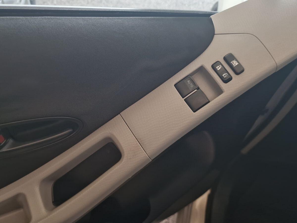 TOYOTA YARIS 1.0 NOW