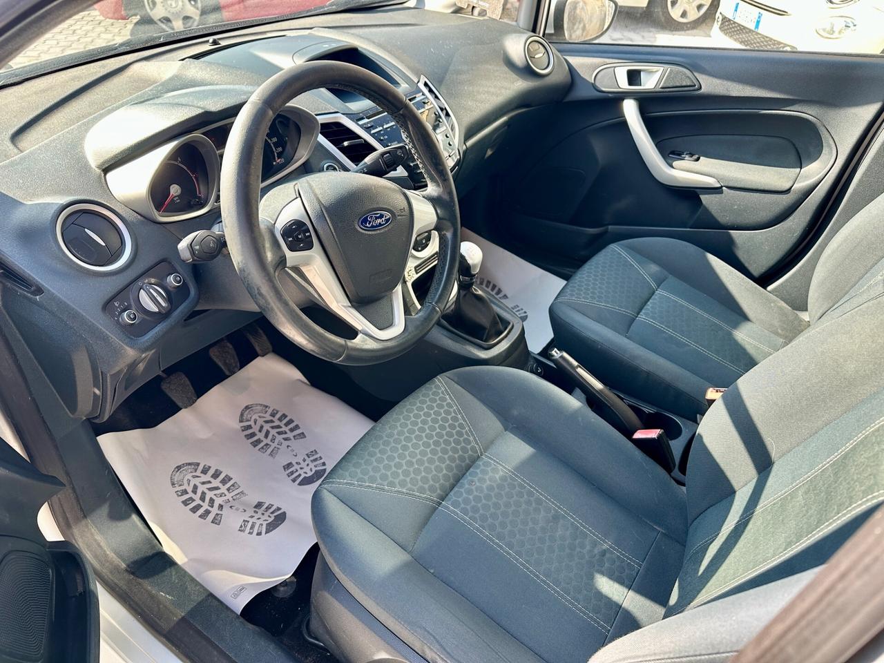 Ford Fiesta 1.4 TDCi 70CV 5 porte Titanium