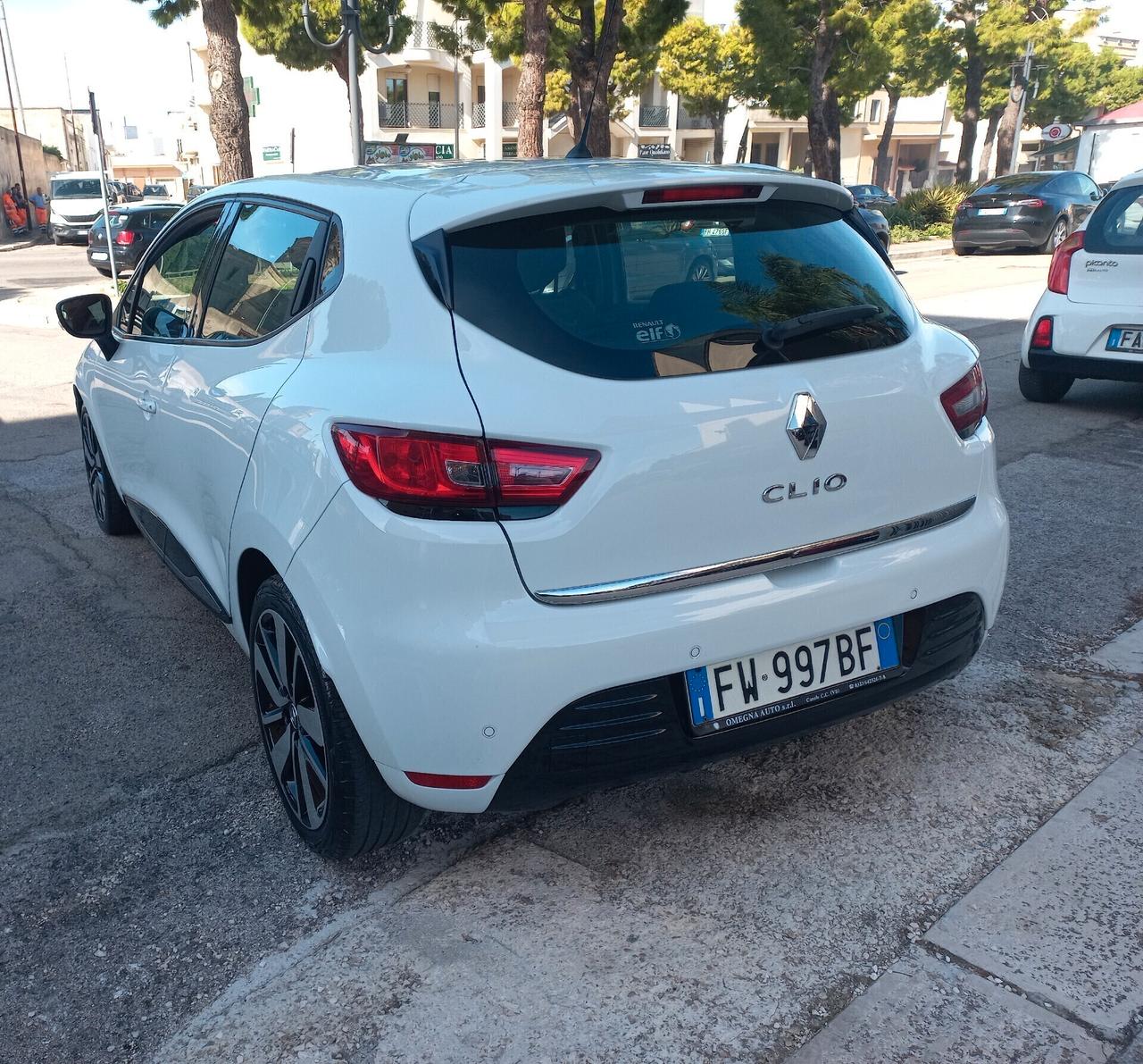 Renault Clio dCi 8V 75 CV 5 porte Moschino Intens