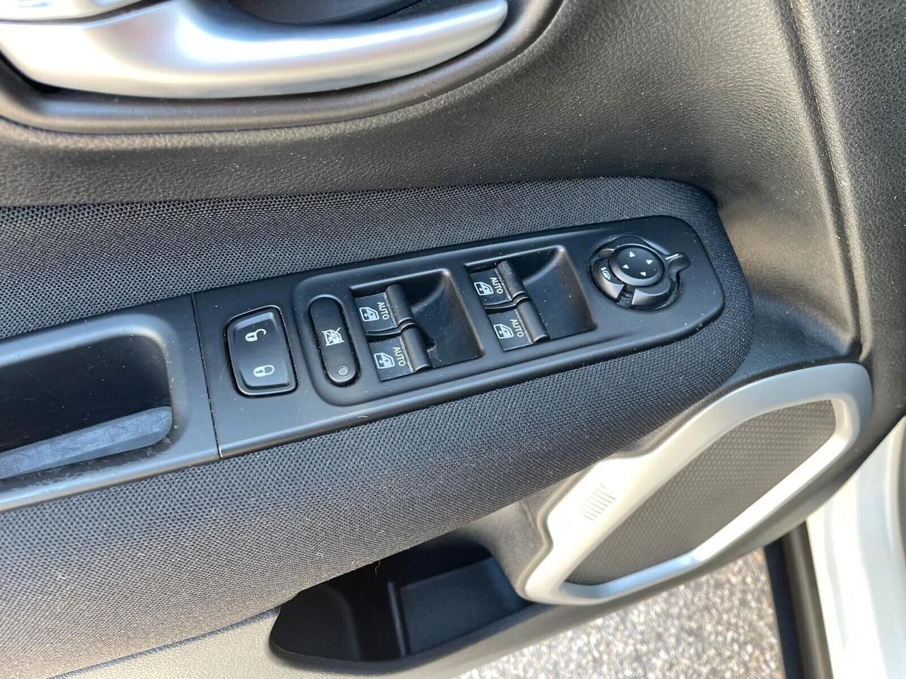 Jeep Renegade 1.6 Mjt 120 CV Longitude - NEOPATENTATI