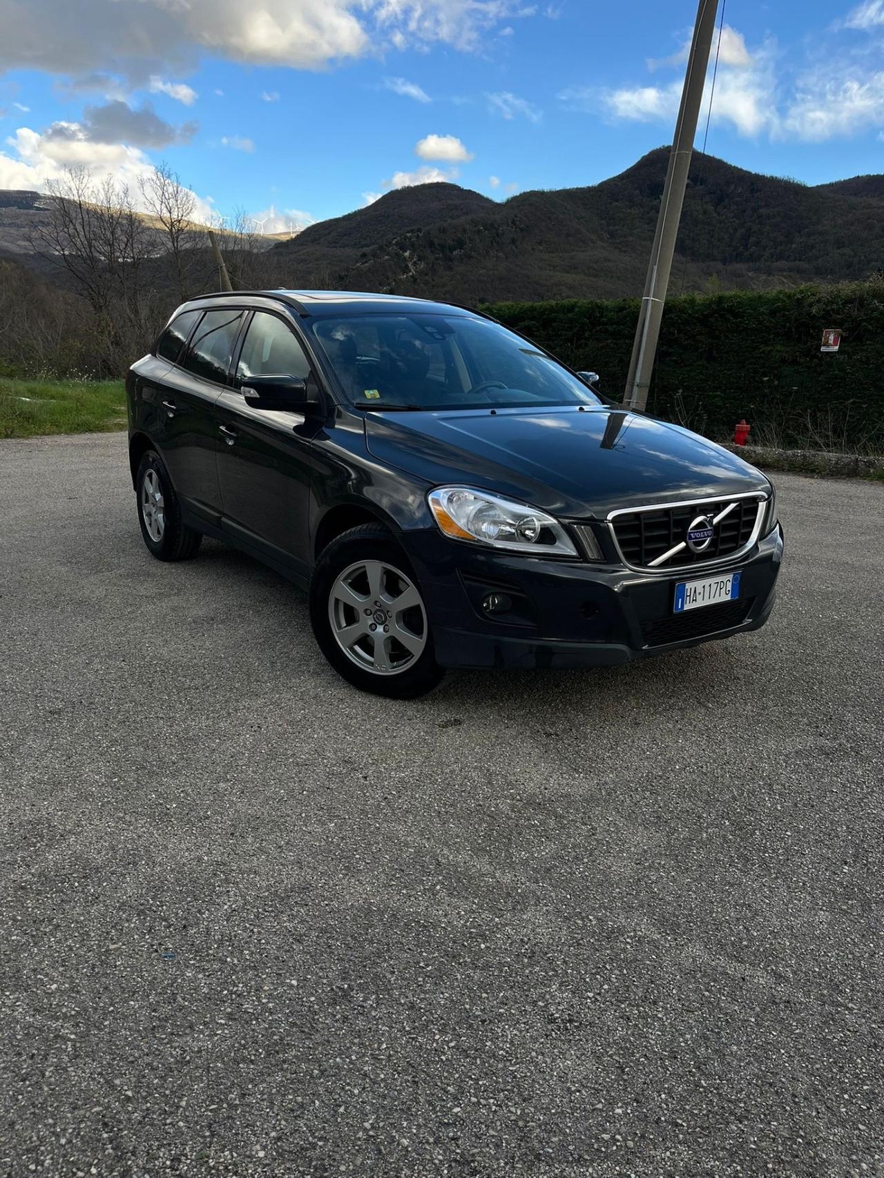 Volvo XC 60 XC60 2.4 D 163 CV AWD Geartronic Summum