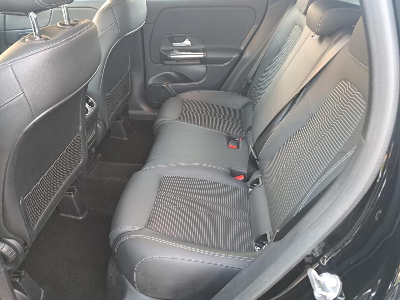 MERCEDES GLA 180 D 116 CV SPORT AUTO PLUS