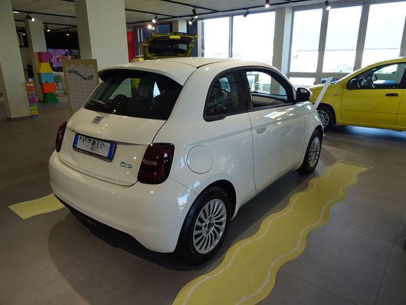 FIAT 500 500e Berlina 42 kWh