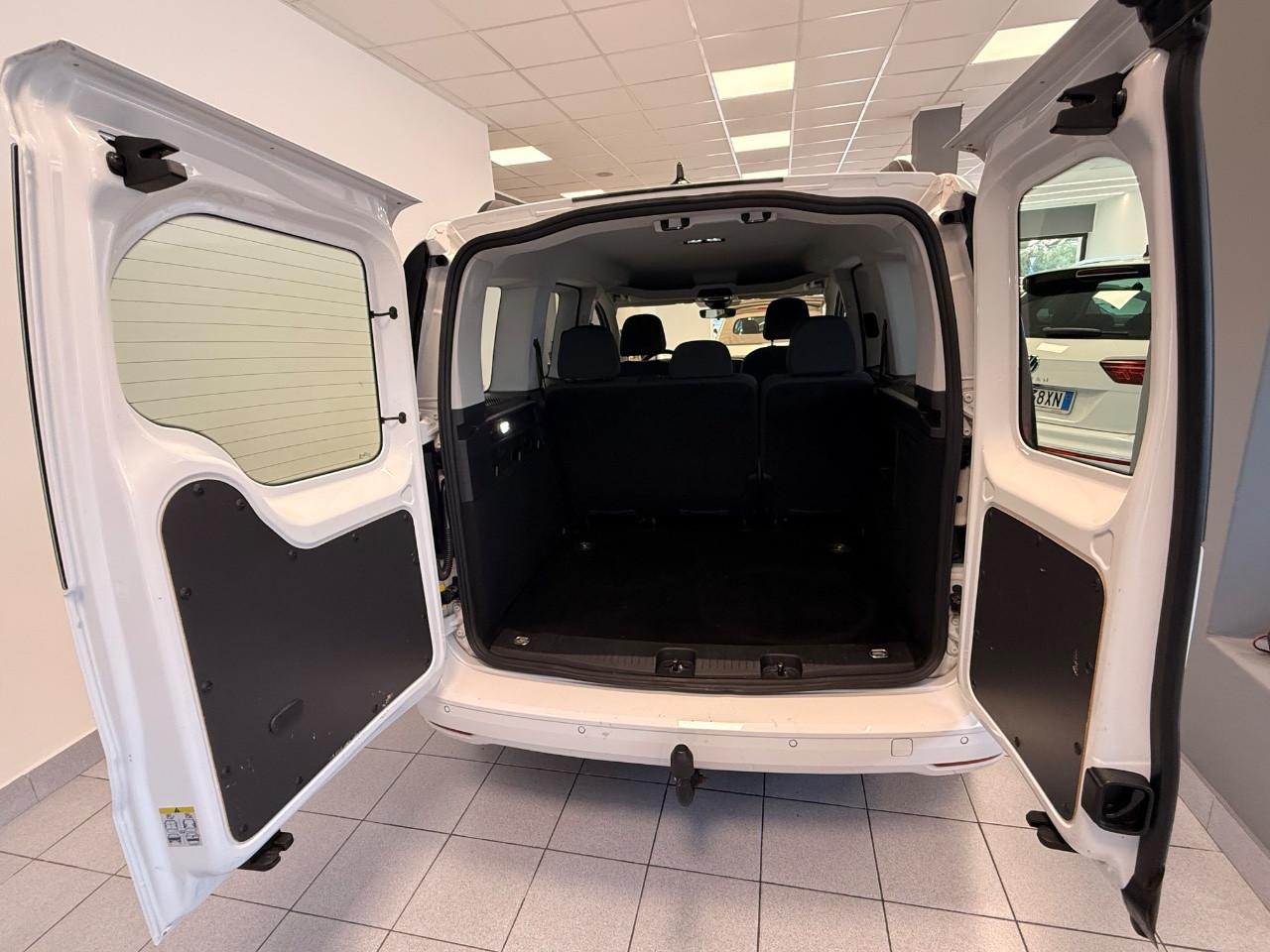 Volkswagen CADDY 2.0 TDI 122CV 5 POSTI IVA ESPOSTA