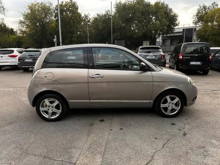 Lancia Ypsilon 1.2 69 CV 5 porte S&S Platinum