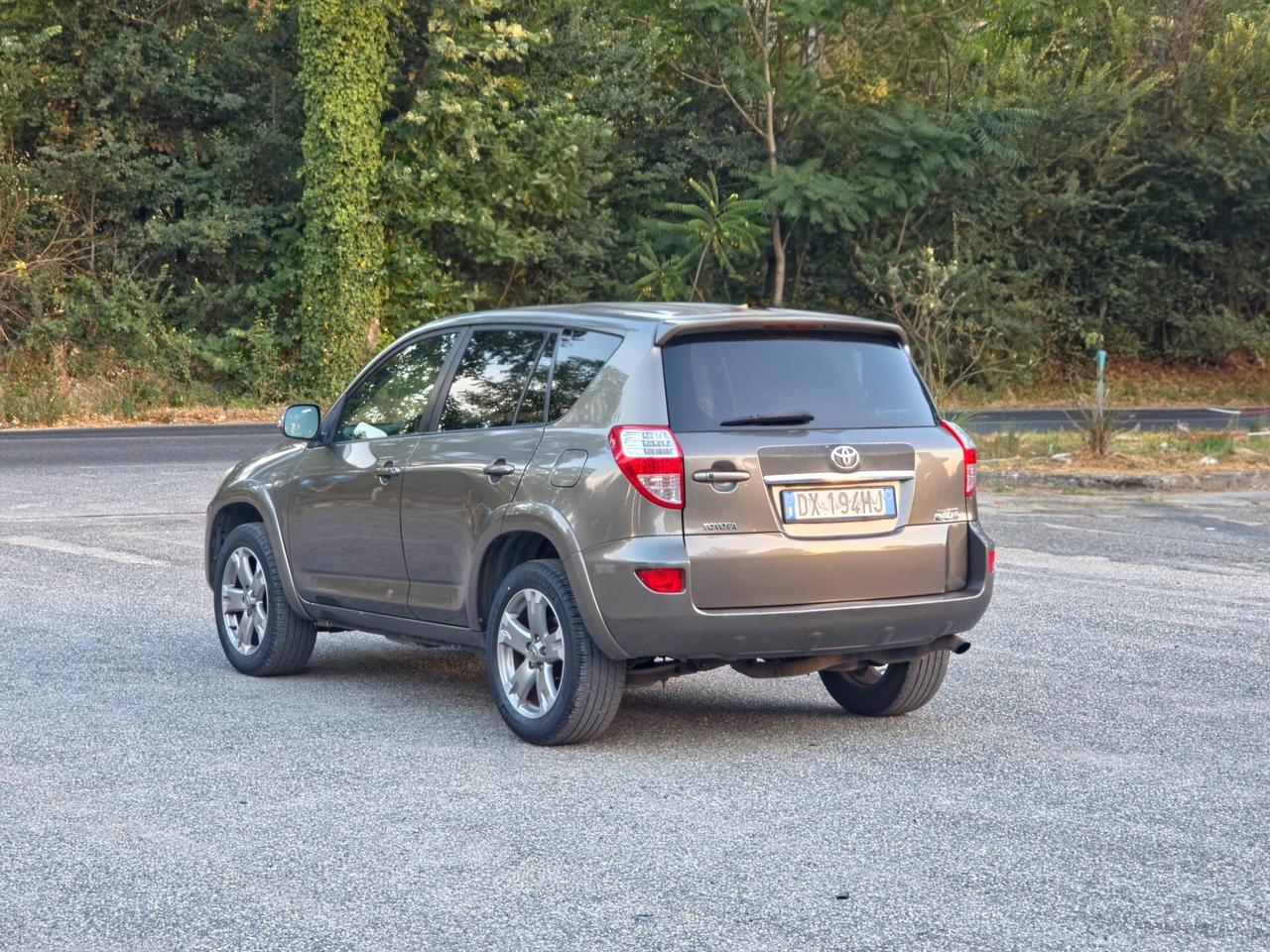 Toyota RAV 4 RAV4 Crossover 2.2 D-Cat A/T 150 CV Luxury E5 Automatica 2009