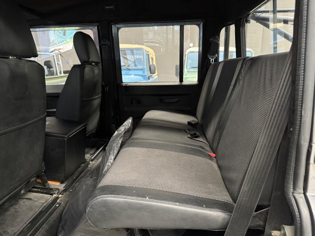 LAND ROVER Defender 110 TD5 CREW CAB TOMB RIDER *250 / MONDO*