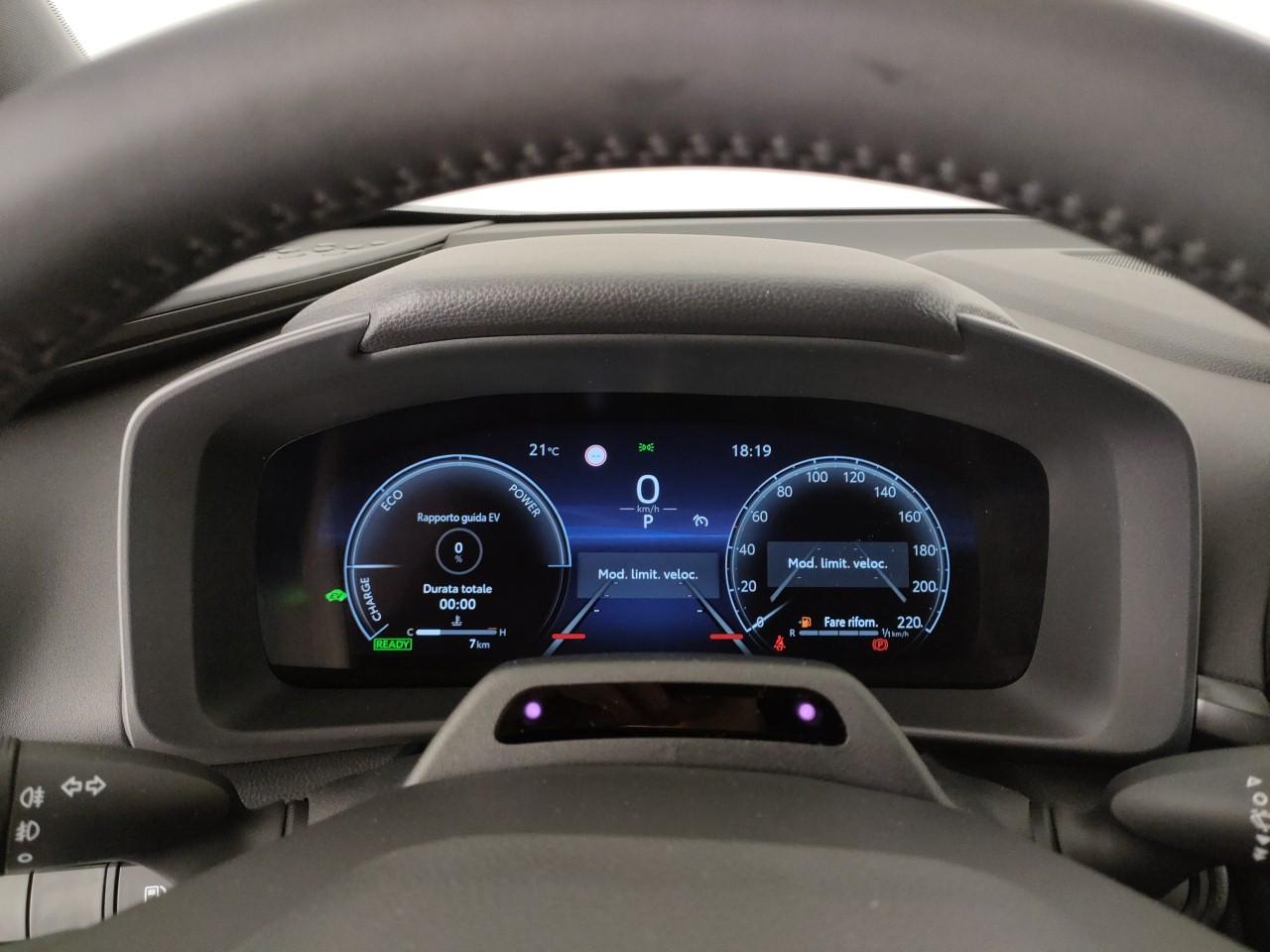 TOYOTA C-HR 1.8 hev Active fwd e-cvt