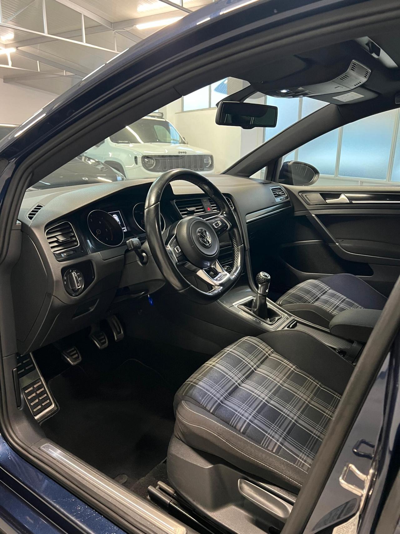 Volkswagen Golf GTD 2.0 TDI 5p. BlueMotion Technology