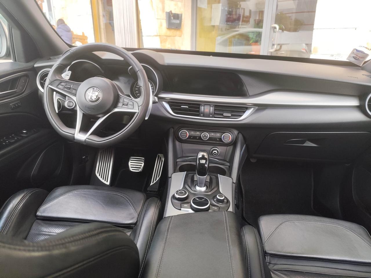 Alfa Romeo Stelvio 2.2 Jtdm Q4 Super * 210cv * Tetto * Navi * Pelle * Garantita 12 Mesi