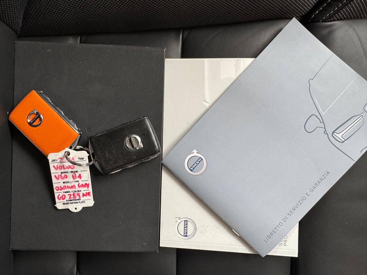 Volvo V60 2.0 b4 R-Design Hybrid GARANZIA 24 MESI