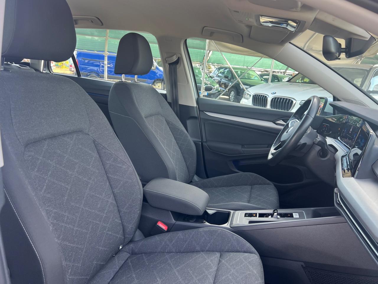 Volkswagen Golf Variant 2.0 TDI SCR Life FINANZIABILE