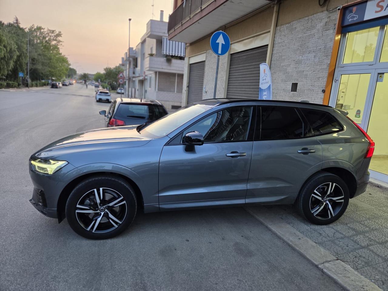 XC60 2.0 b4 R-design awd auto UNICO PROPRIETARIO