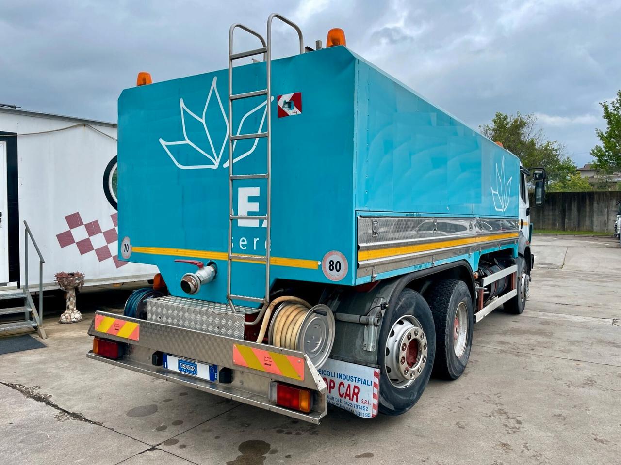 MERCEDES-BENZ 25-34 SK 6X2 LAVASTRADE CON CISTERNA IN ACCIAIO