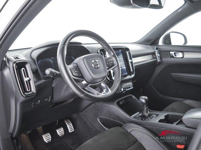 VOLVO XC40 D3 R-design