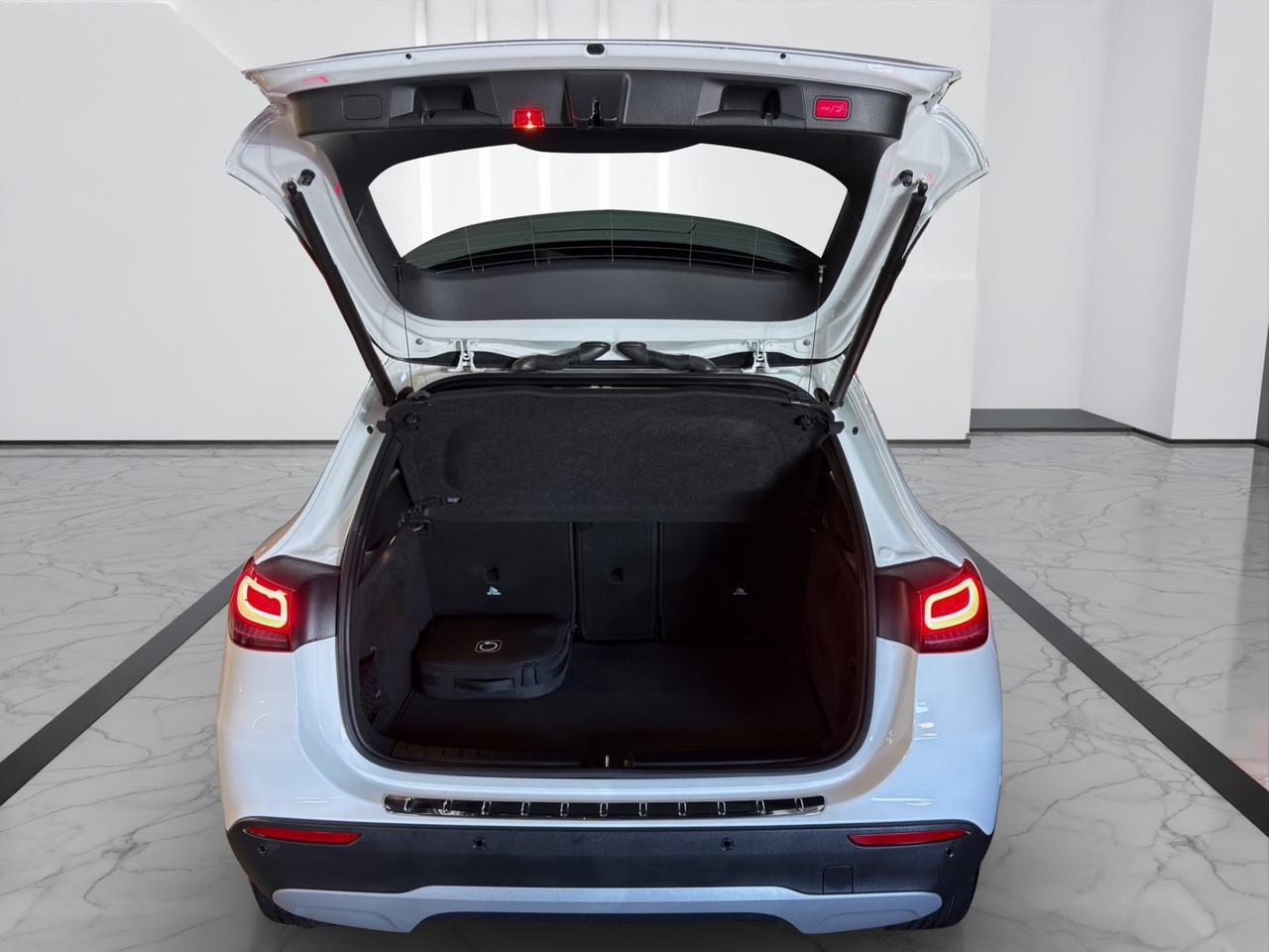 Mercedes GLA 250 e phev (eq-power) COME NUOVA - GOMME NUOVE