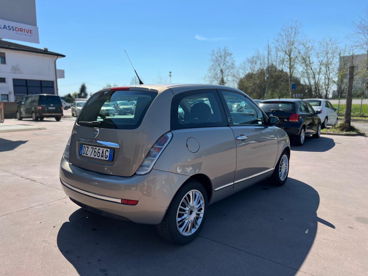 Lancia Ypsilon 1.4 Argento Ecochic GPL