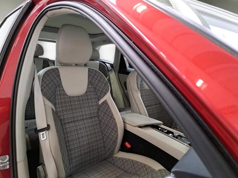 VOLVO XC60 T6 Plug-in AWD auto Recharge Inscription Expression