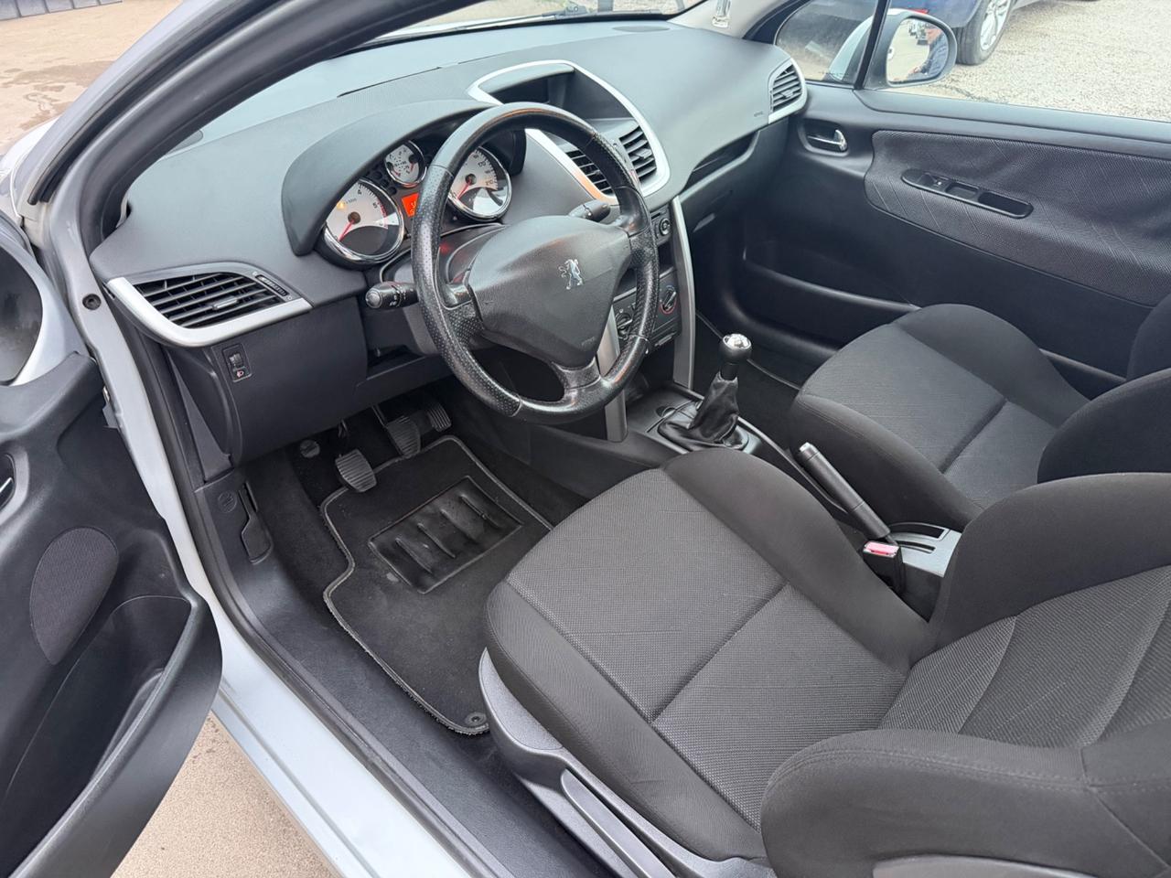 Peugeot 207 1.4 HDi 70CV 3p. X Line