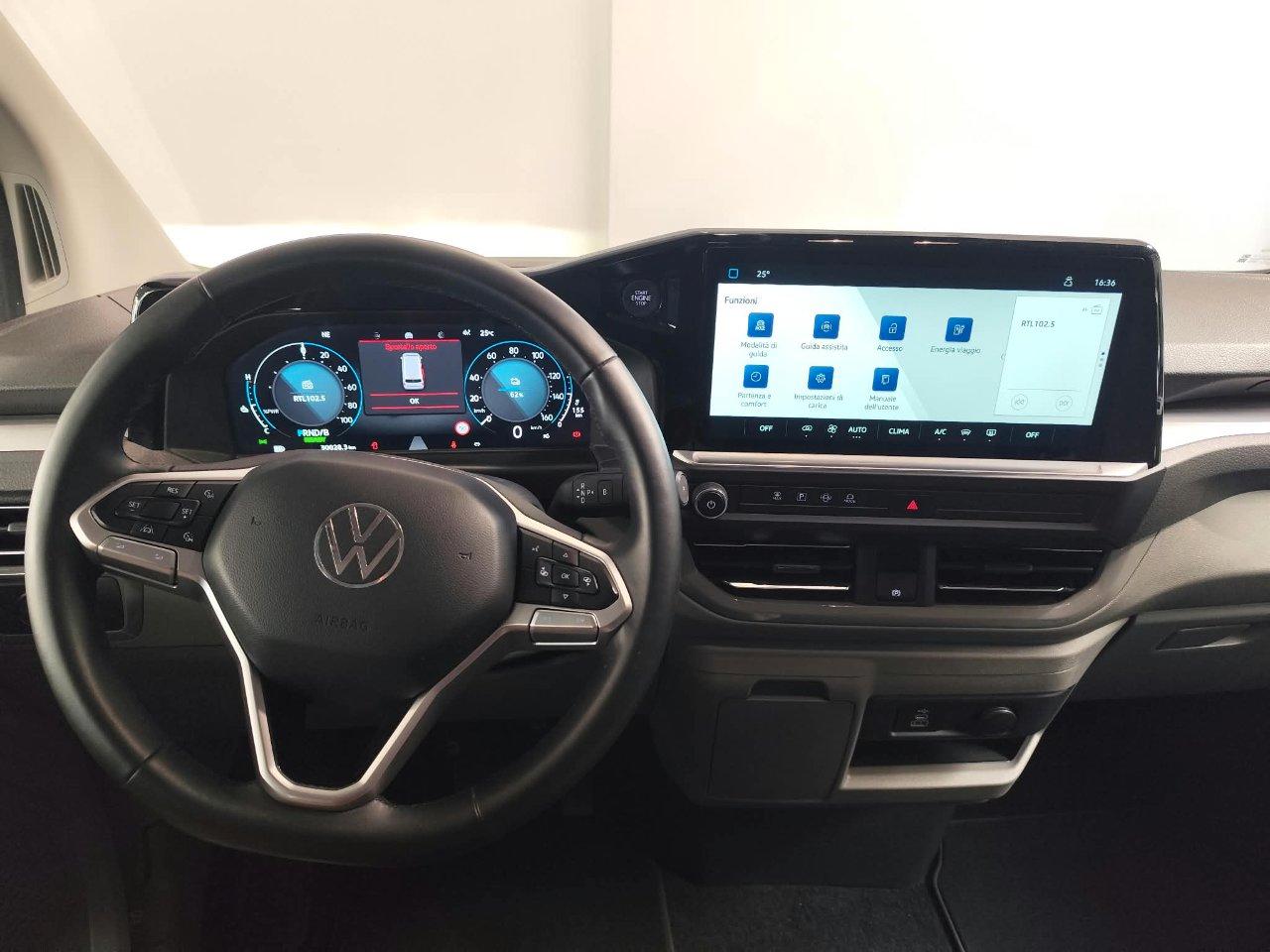 VOLKSWAGEN T7 Caravelle e-Caravelle Window Short Life electric 160kW 340 cv automatic 3100mm