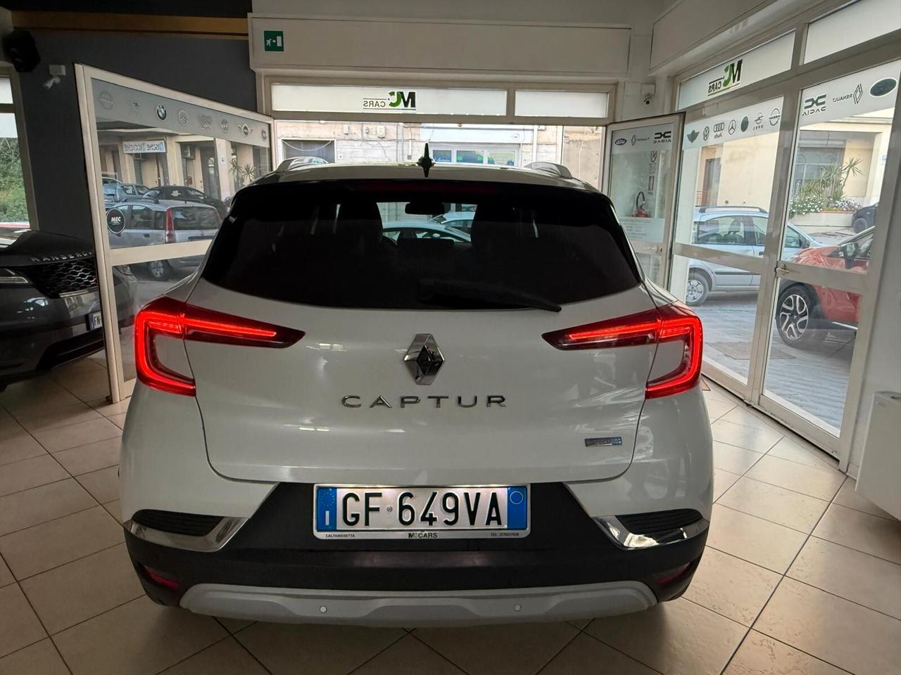 Renault Captur Plug-in Hybrid E-Tech 160 CV Initiale Paris
