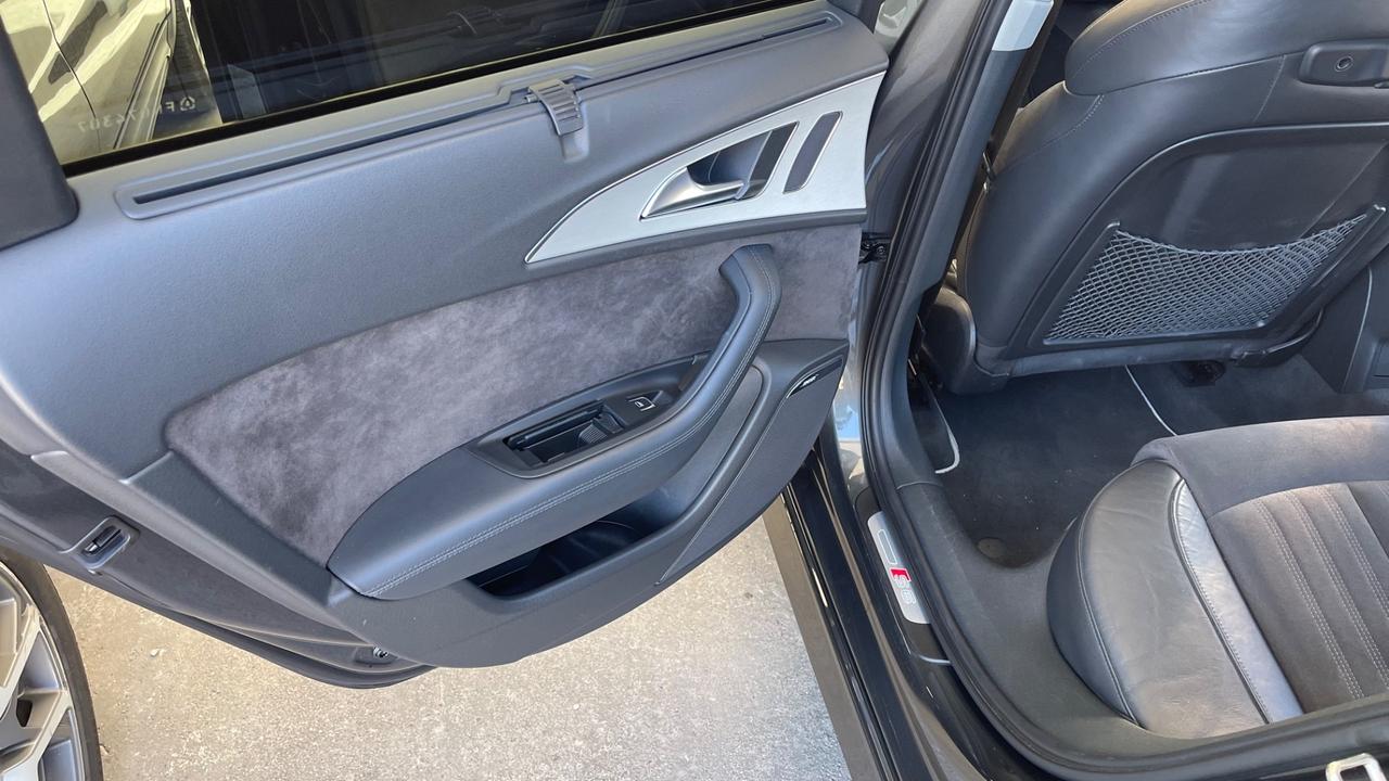 Audi S6 Avant 4.0 TFSI quattro S tronic 17’