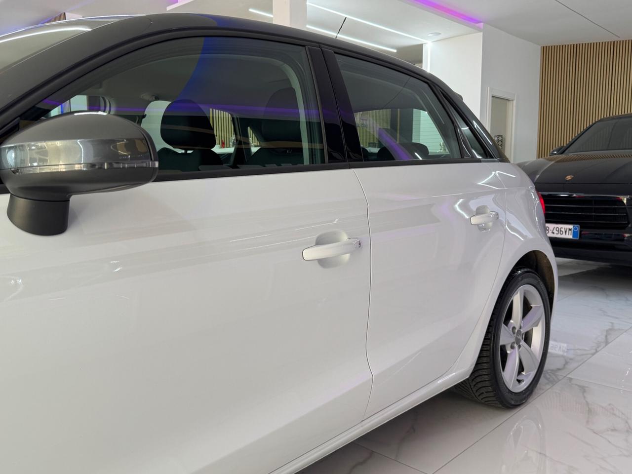 Audi A1 1.6 TDI 116CV S tronic Sport Bi-Color