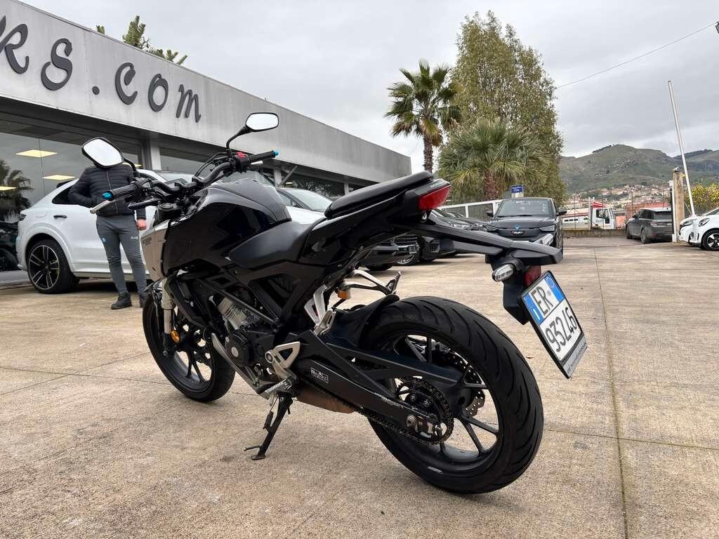 Honda CBR 125 2020 / KM 21.000 Tua a solo 23 Euro al mese
