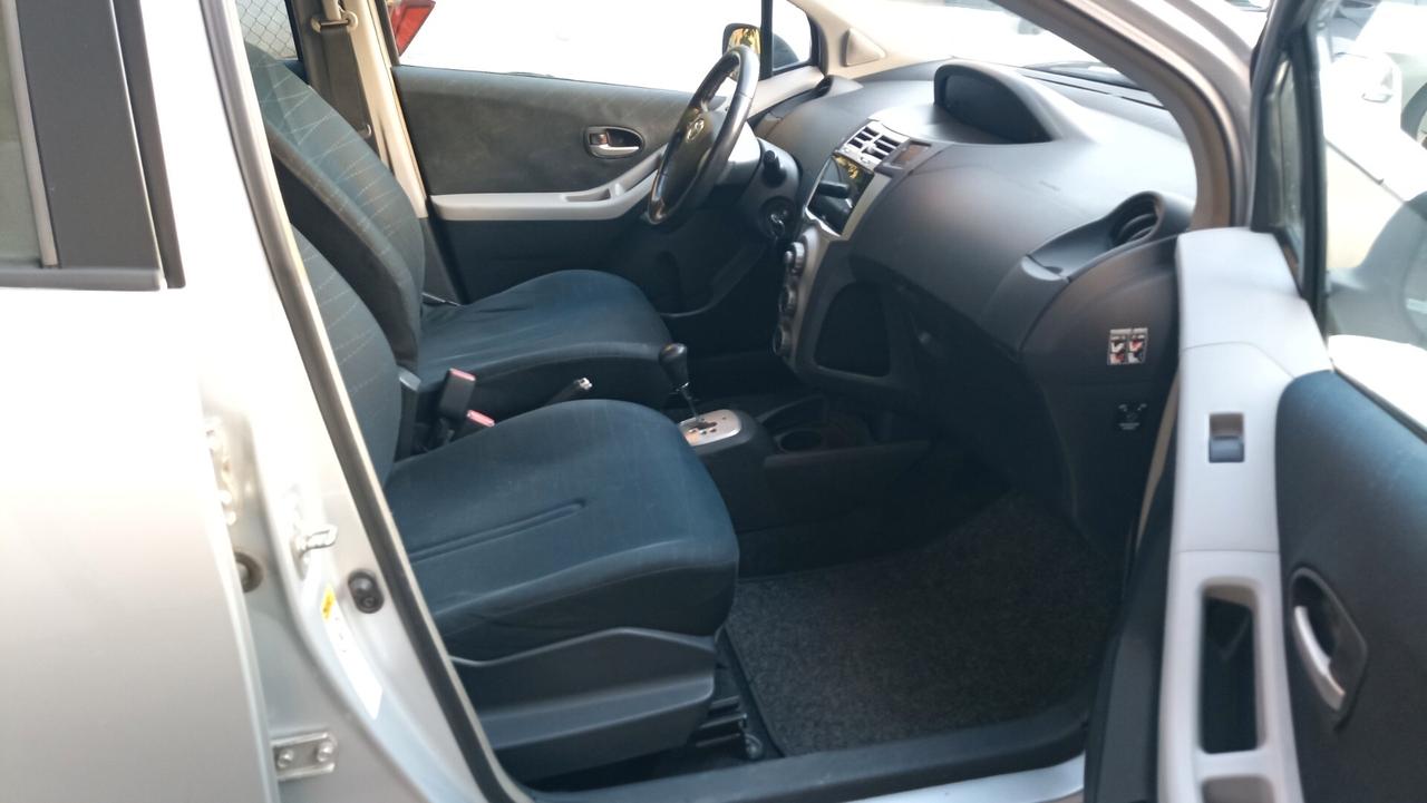 Toyota Yaris 1.4 D-4D 5 porte M-MT Sol automatica