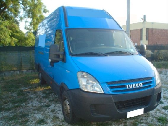 Iveco Daily IV 35S18 PL-TA Furgone