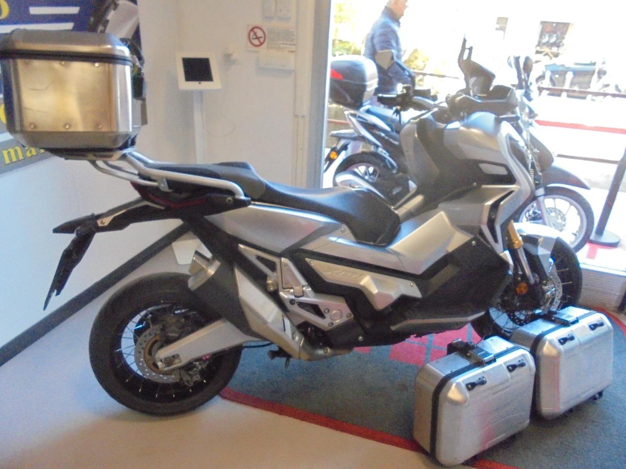 Honda X-ADV 750 TRAVEL EDITION