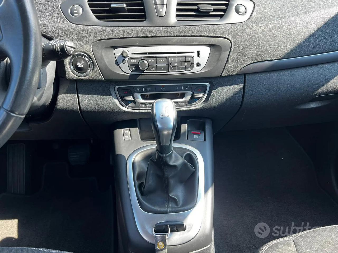 RENAULT SCENIC CAMBIO AUTOMATICO 12 MESI GARANZIA