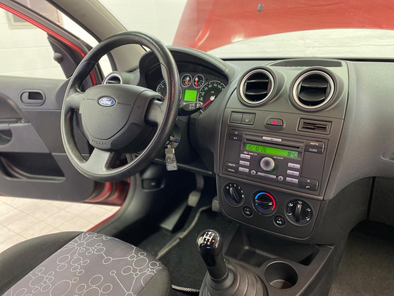 Ford Fiesta 1.4 16V 5p. Ghia
