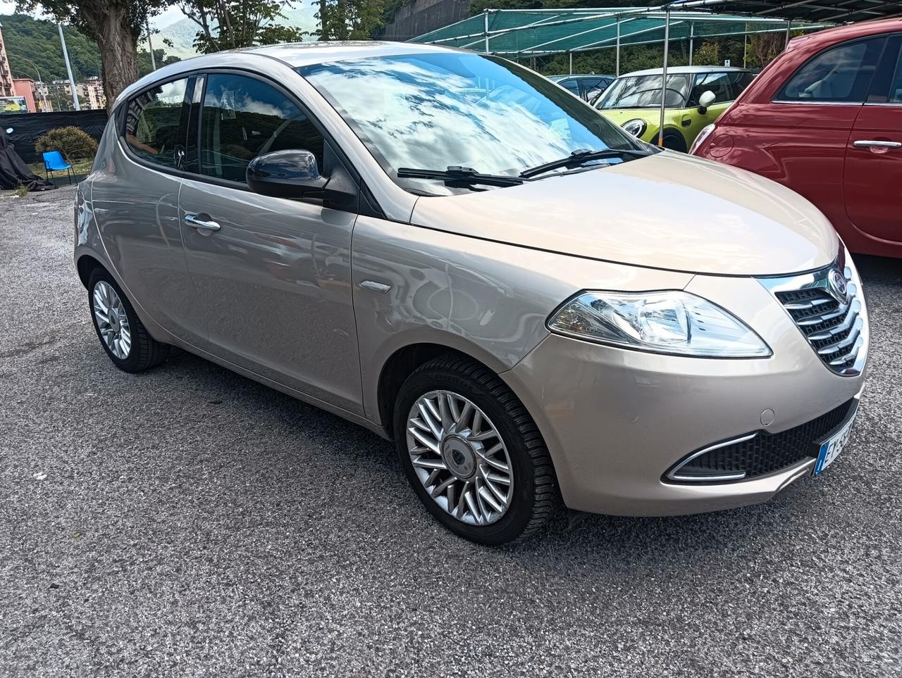 Lancia Ypsilon 1.2 69 CV 5 porte Gold