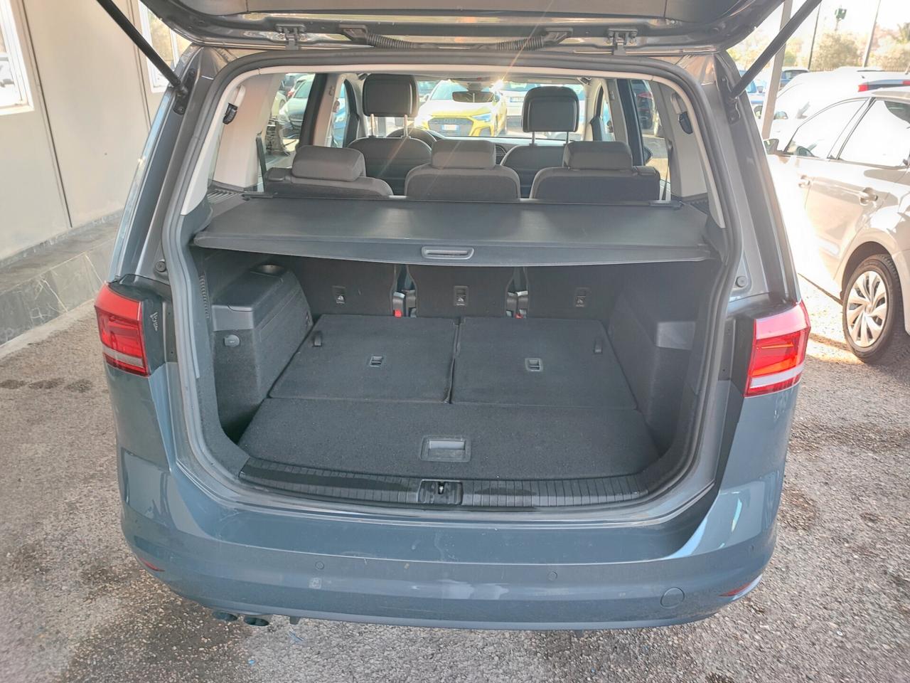 Volkswagen Touran 2.0 TDI 150 CV SCR DSG Business BlueMotion Technology