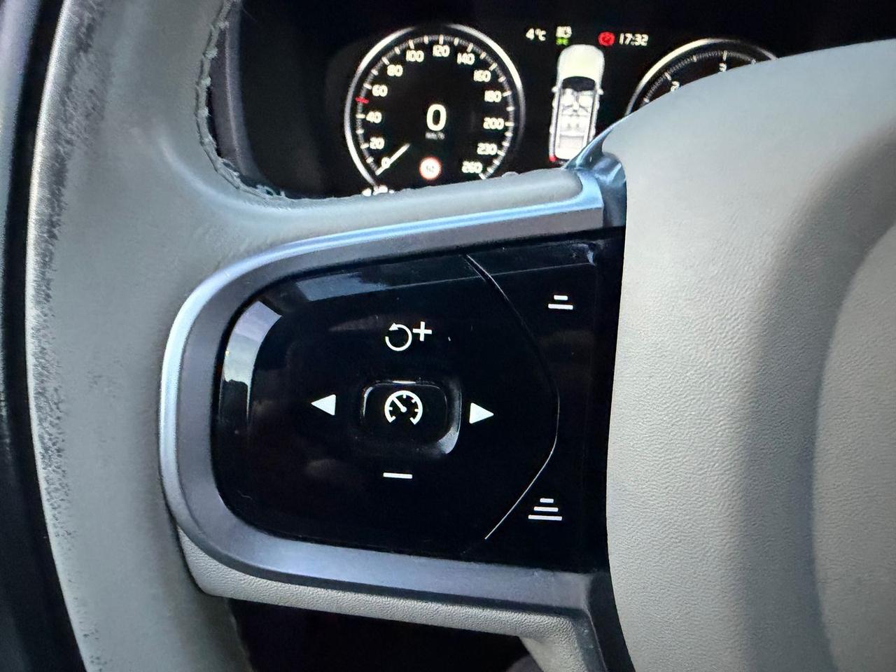 Volvo XC 90 2.0 D5 Inscription *PROMO FINANZ #8895