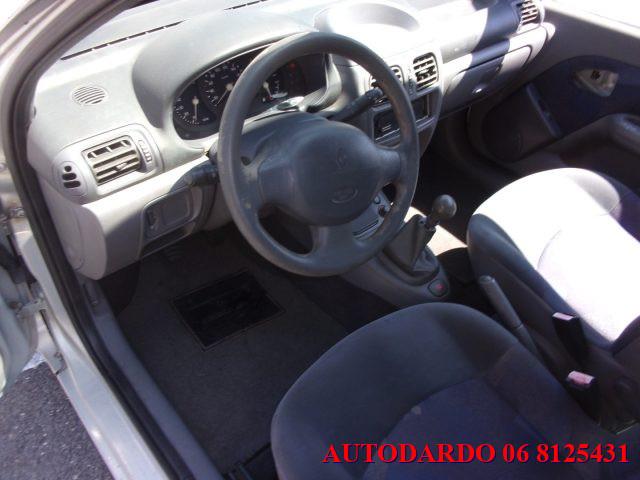 RENAULT Clio 1.1i cat 3 porte UP Aria